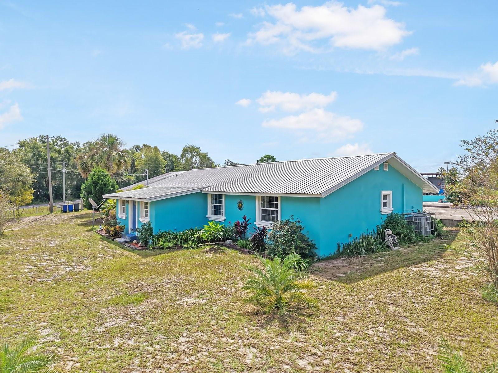 Image 2 of 26 For 40832 River Road