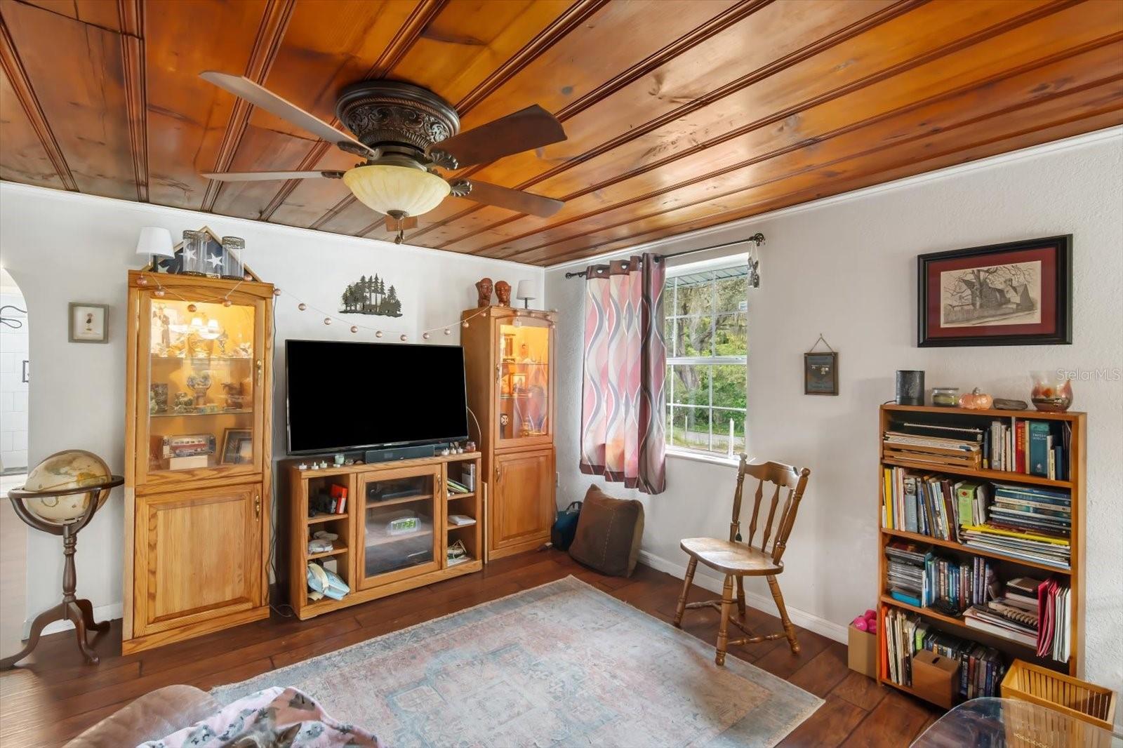 Image 9 of 26 For 40832 River Road