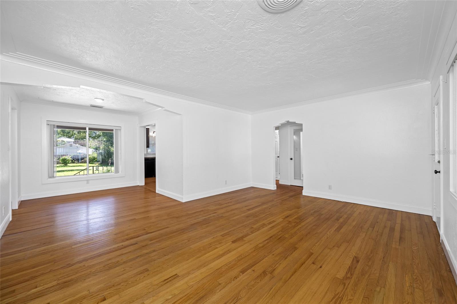 Image 11 of 51 For 6920 Bougainvilla Avenue S