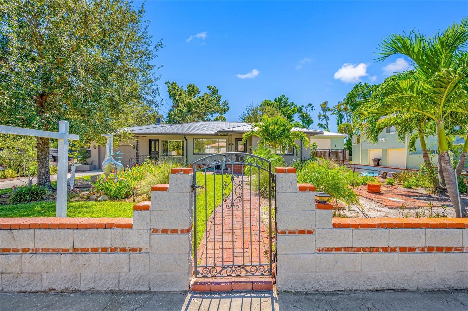 Image 2 of 51 For 6920 Bougainvilla Avenue S
