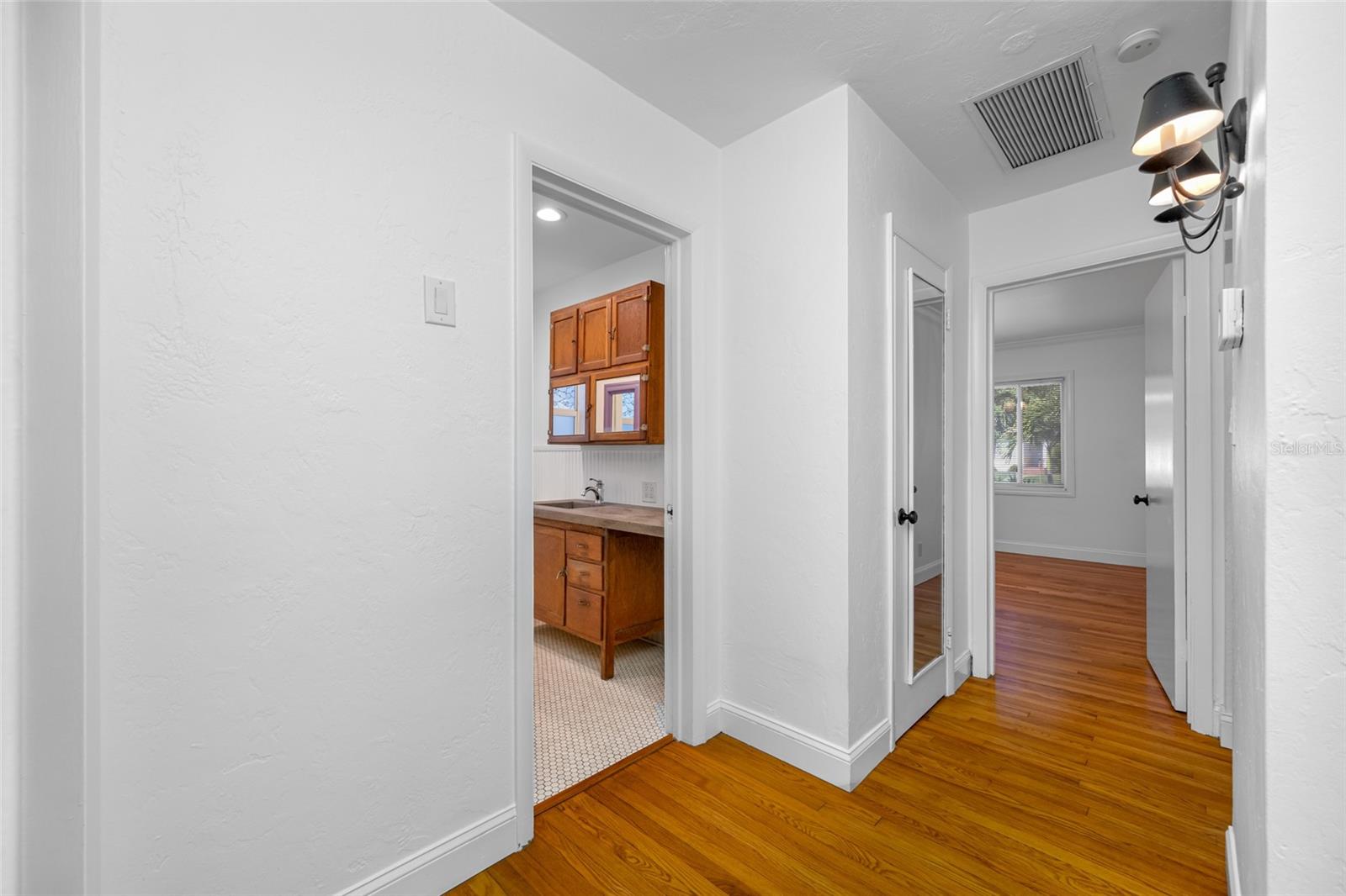 Image 20 of 51 For 6920 Bougainvilla Avenue S
