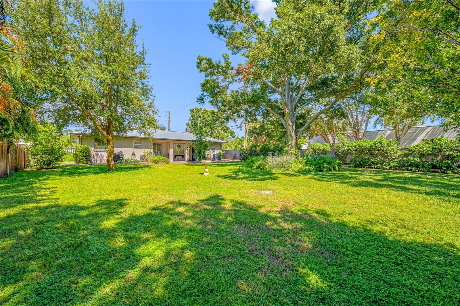 Image 38 of 51 For 6920 Bougainvilla Avenue S