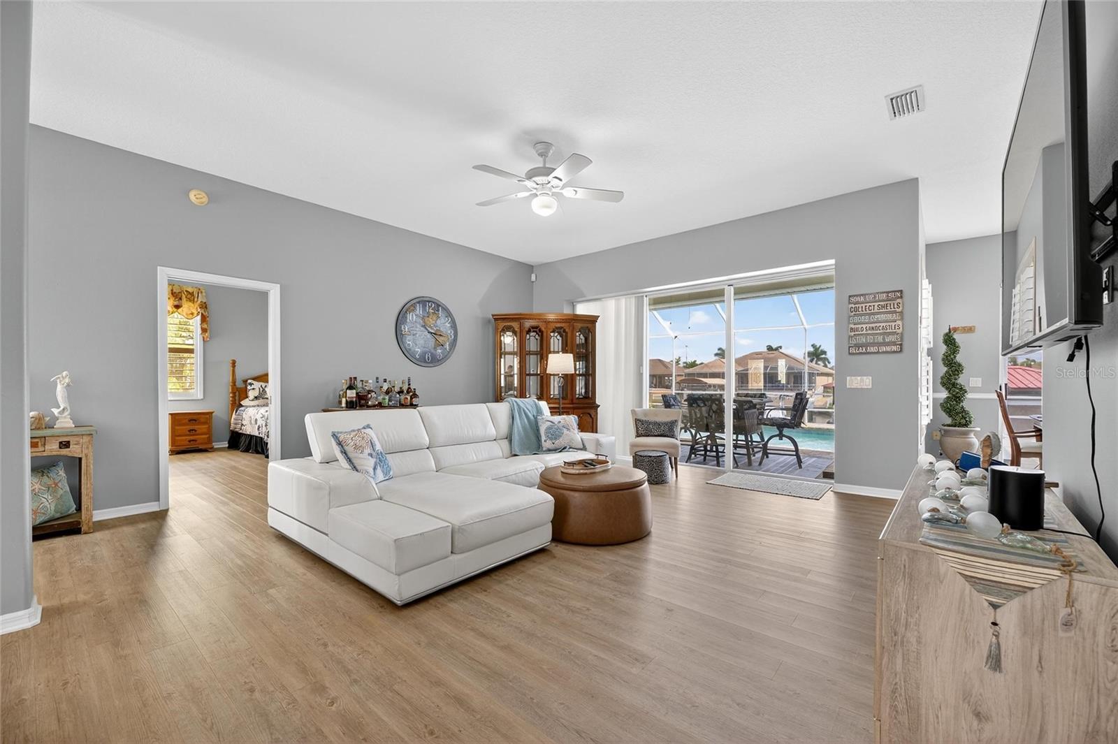 Image 12 of 91 For 816 Golf Island Drive
