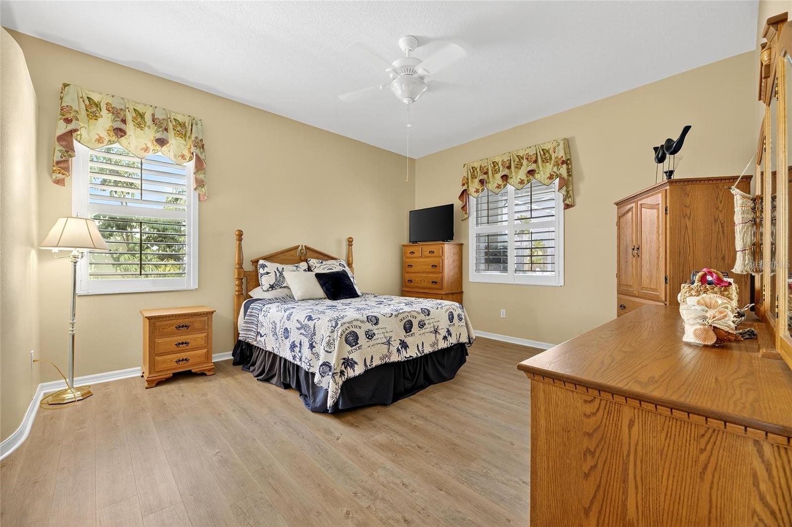 Image 34 of 91 For 816 Golf Island Drive