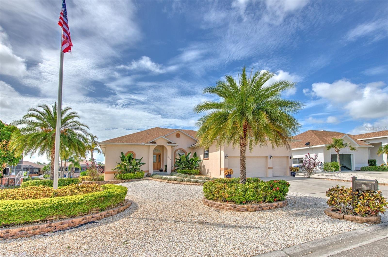 Image 4 of 91 For 816 Golf Island Drive