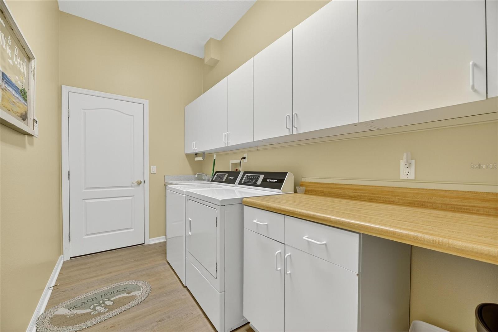Image 45 of 91 For 816 Golf Island Drive