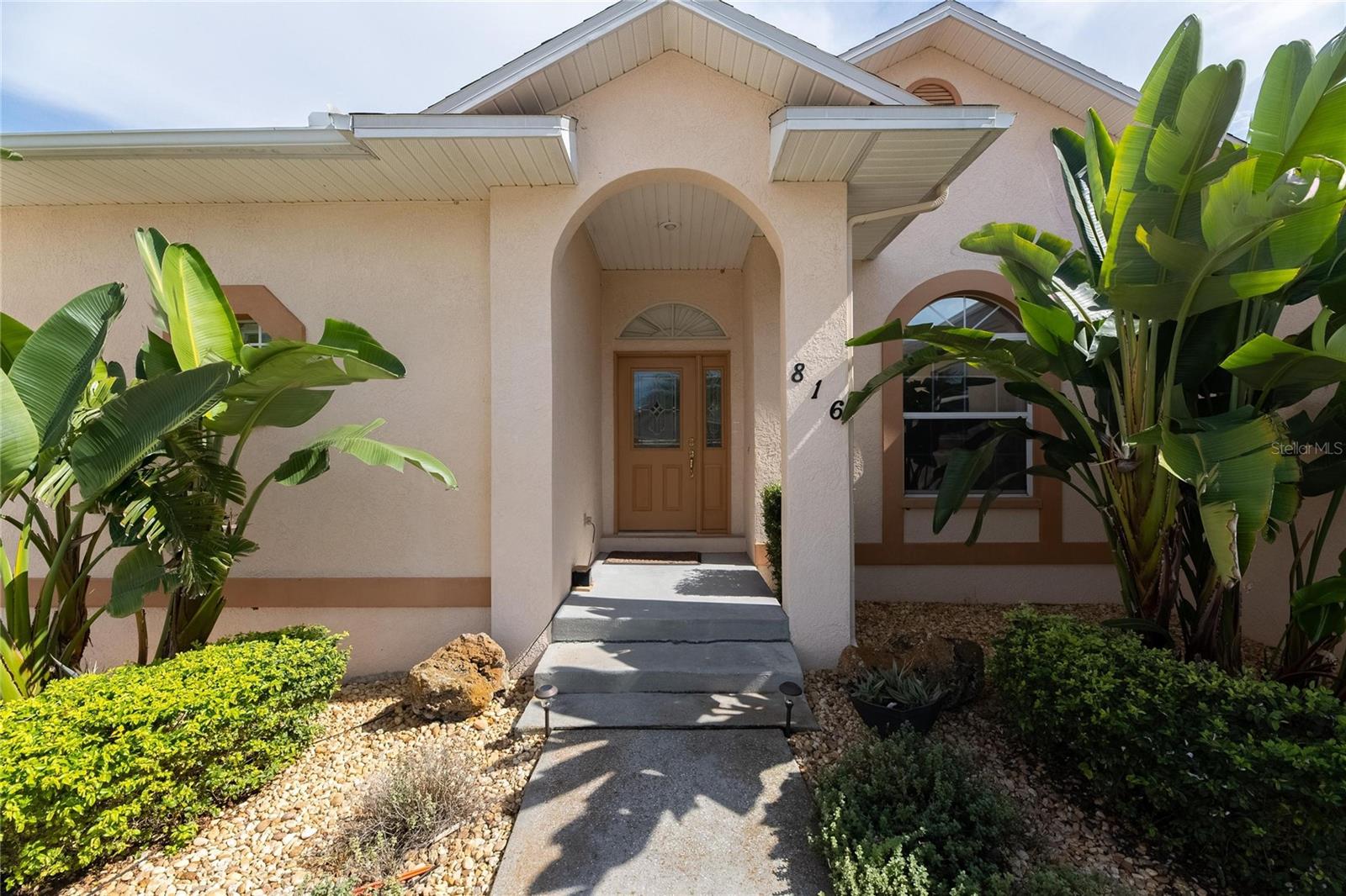 Image 5 of 91 For 816 Golf Island Drive