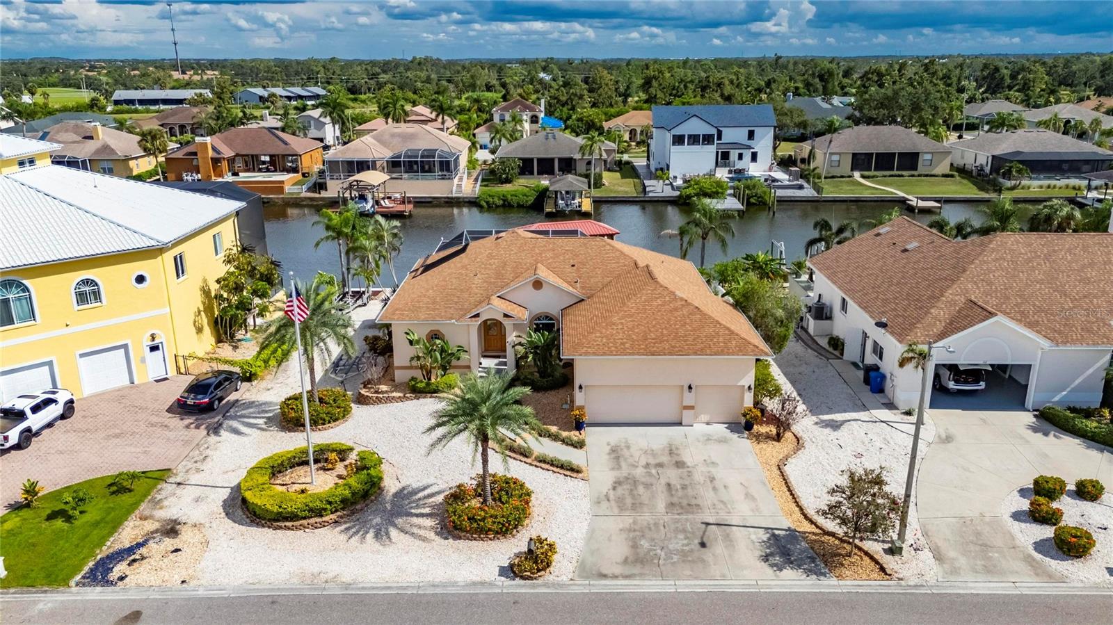 Image 74 of 91 For 816 Golf Island Drive
