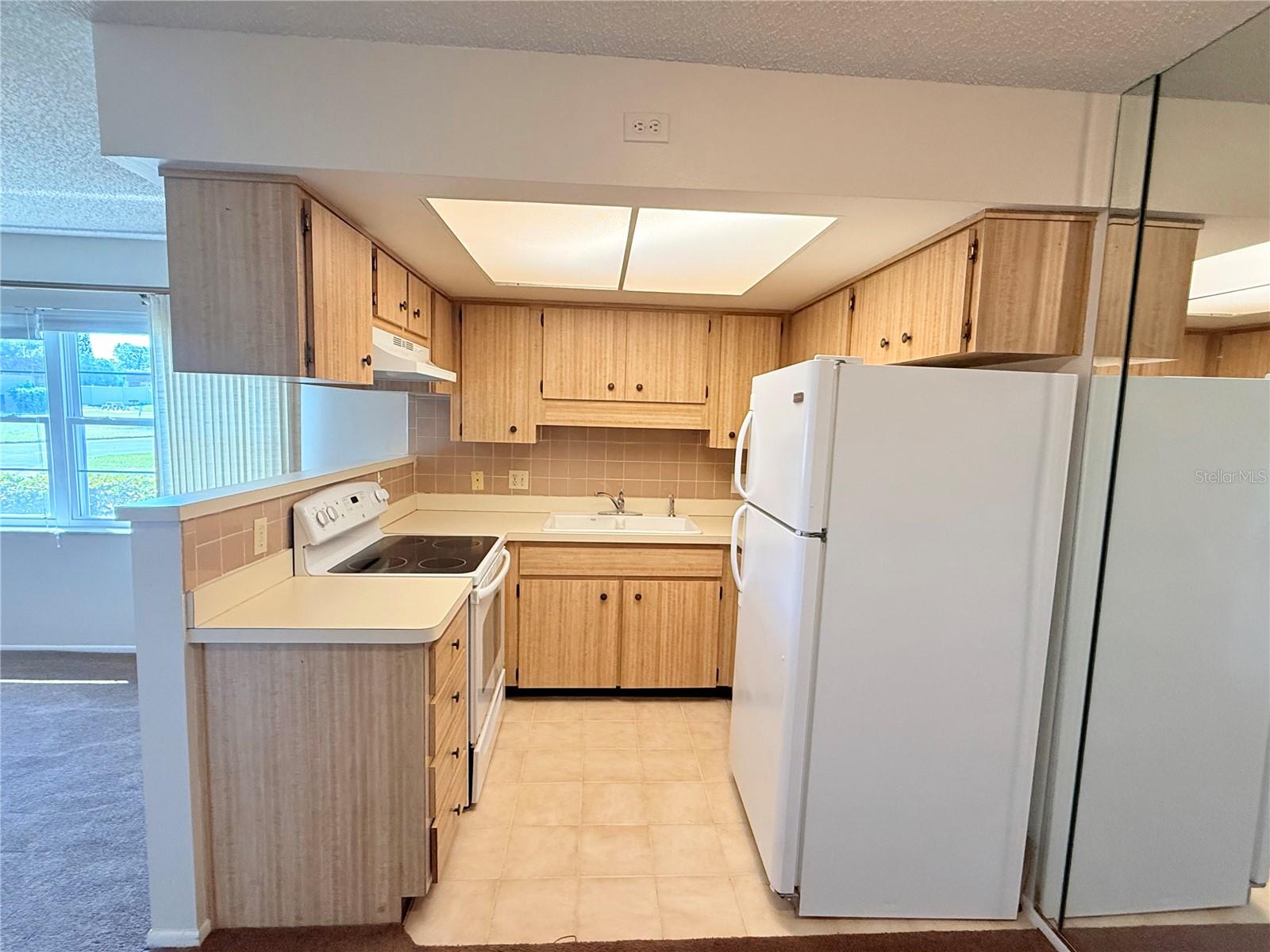 Image 10 of 34 For 6125 Chesham Drive 8