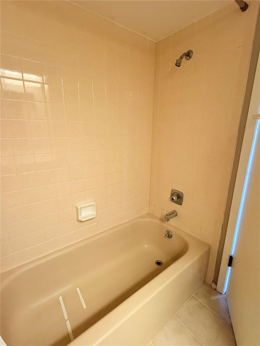 Image 19 of 34 For 6125 Chesham Drive 8