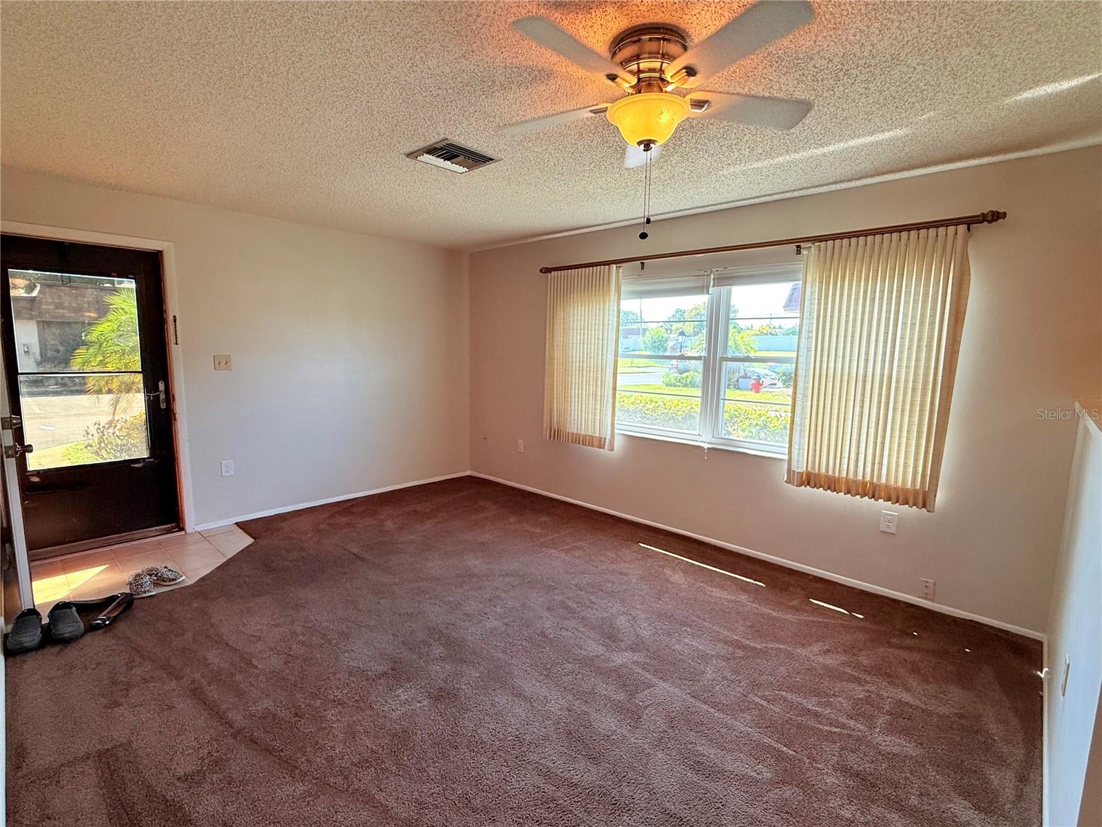Image 8 of 34 For 6125 Chesham Drive 8