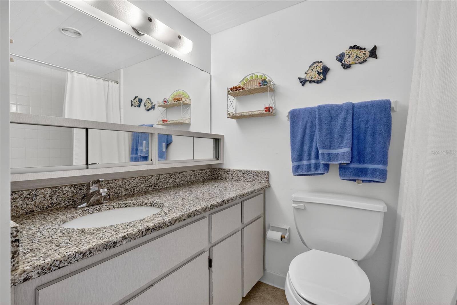 Image 17 of 45 For 31 Island Way 408