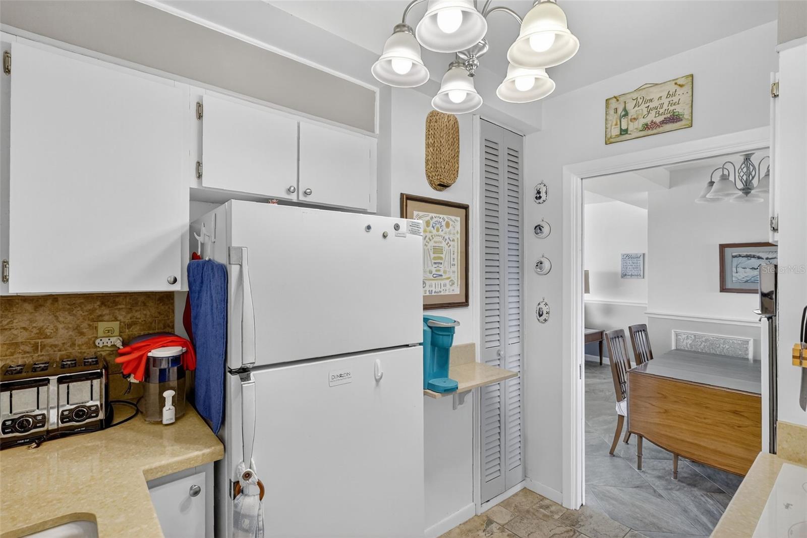 Image 32 of 45 For 31 Island Way 408