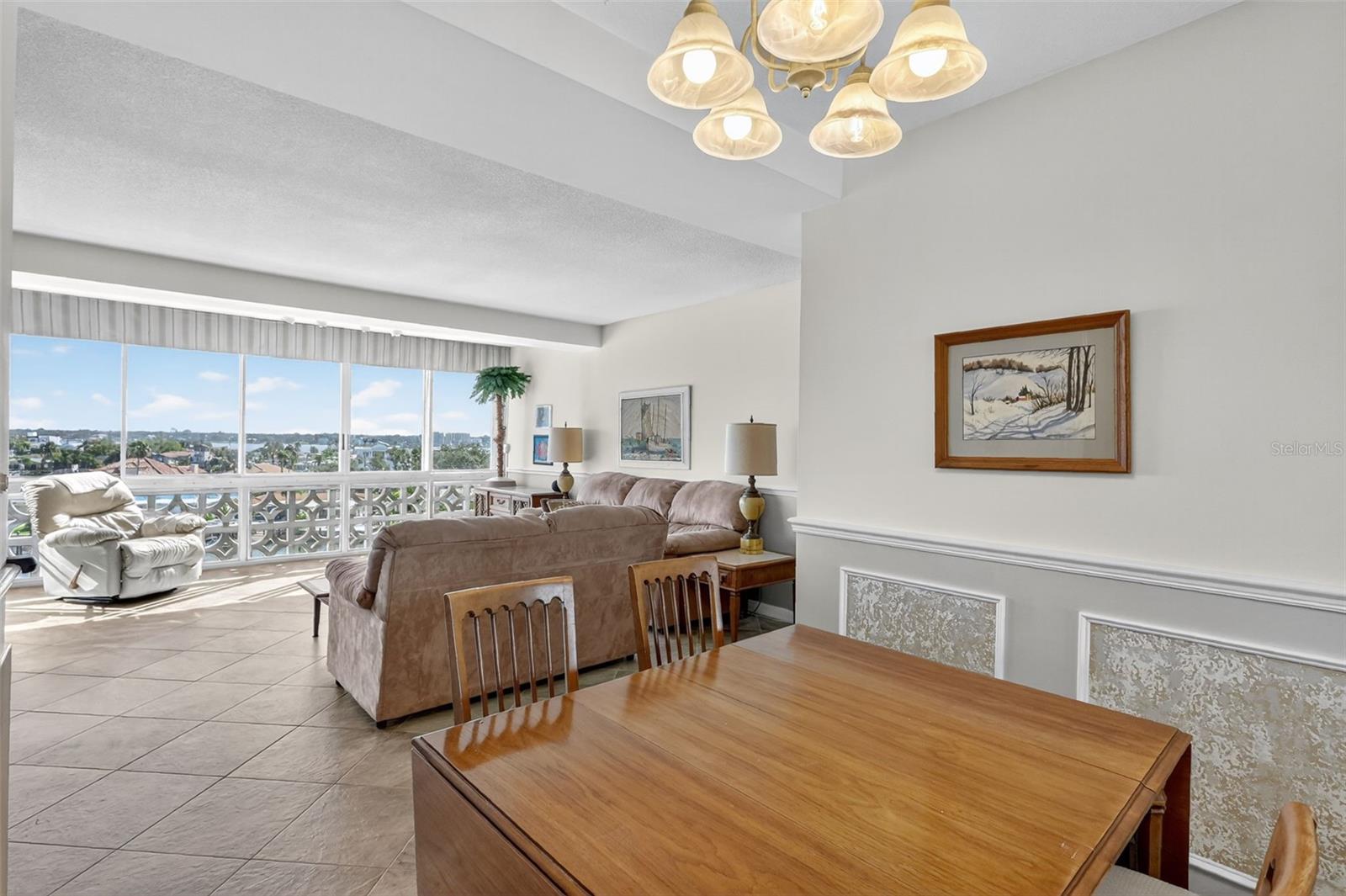 Image 34 of 45 For 31 Island Way 408