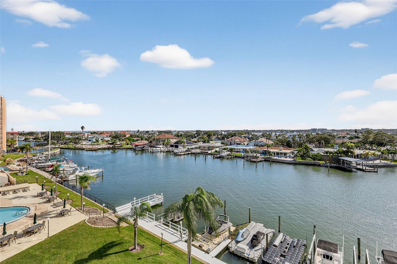 Image 4 of 45 For 31 Island Way 408