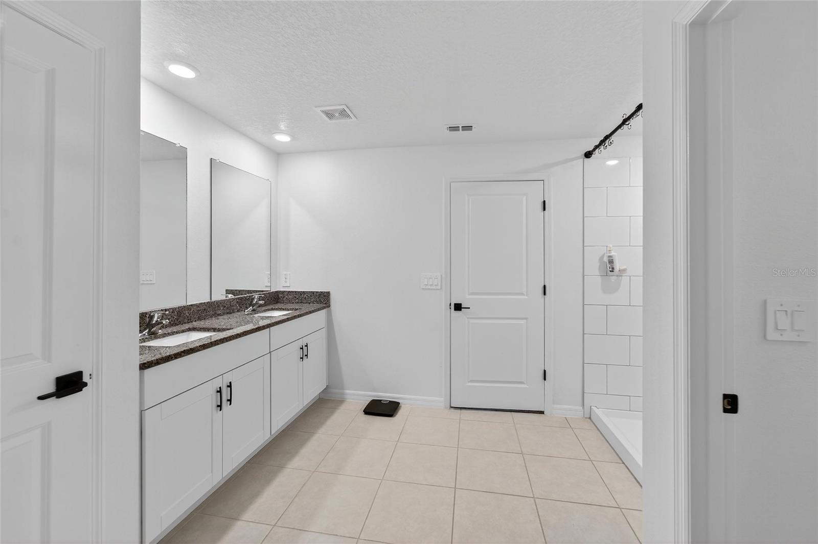 Image 42 of 50 For 13073 Garnet Raspberry Avenue