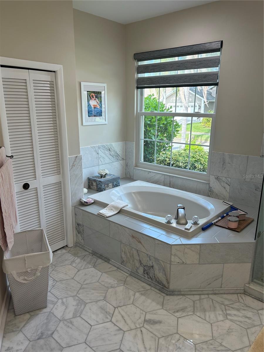 Image 10 of 13 For 2670 Resnik Circle W