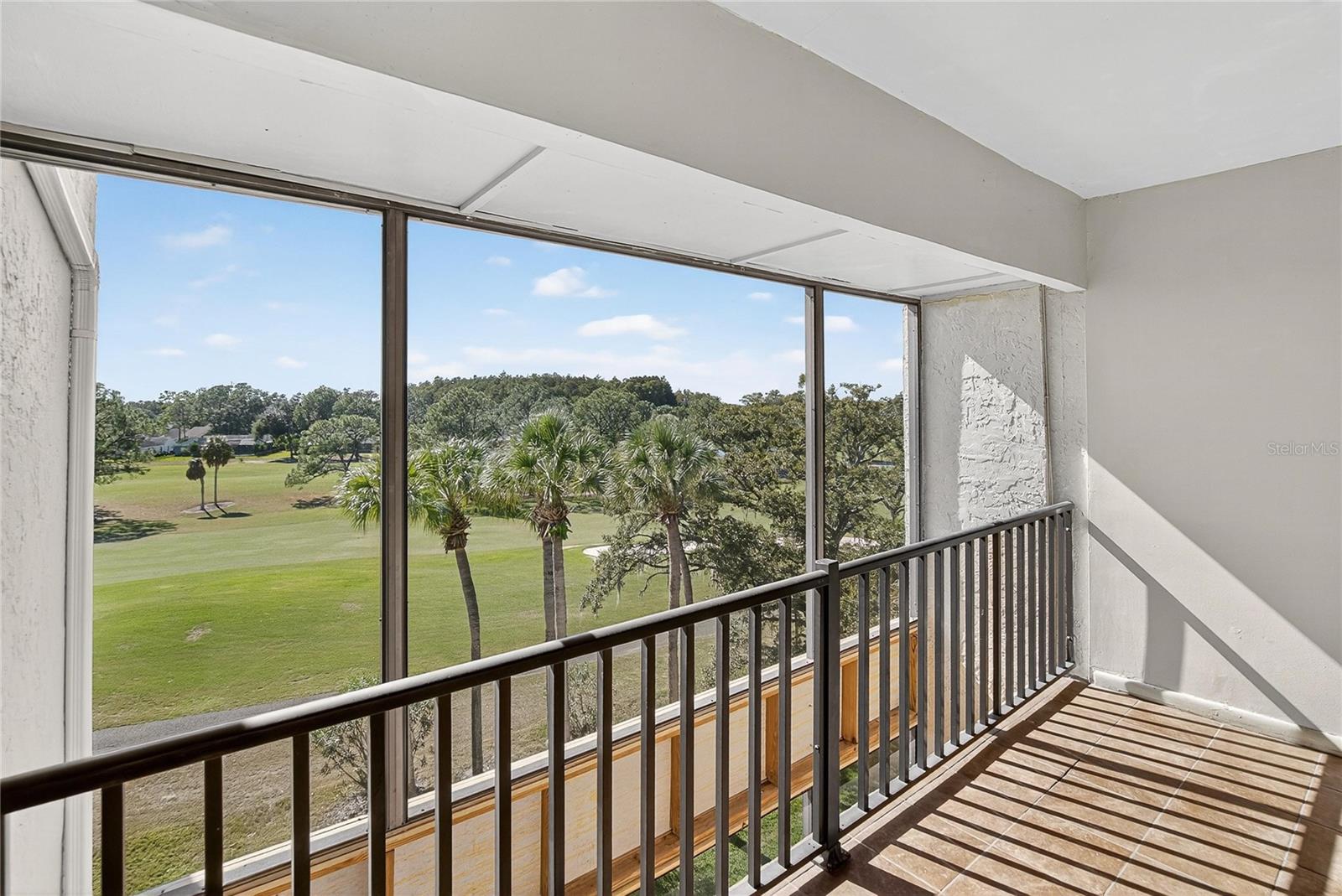 Image 34 of 52 For 13618 Greenfield Drive 405