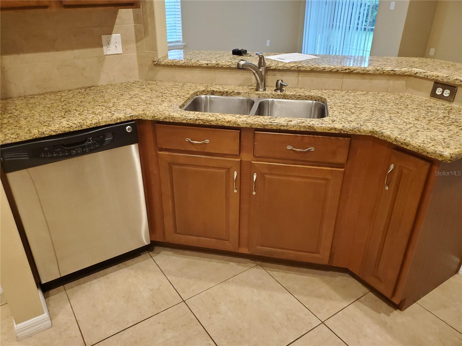Image 5 of 17 For 7001 Interbay Boulevard 231