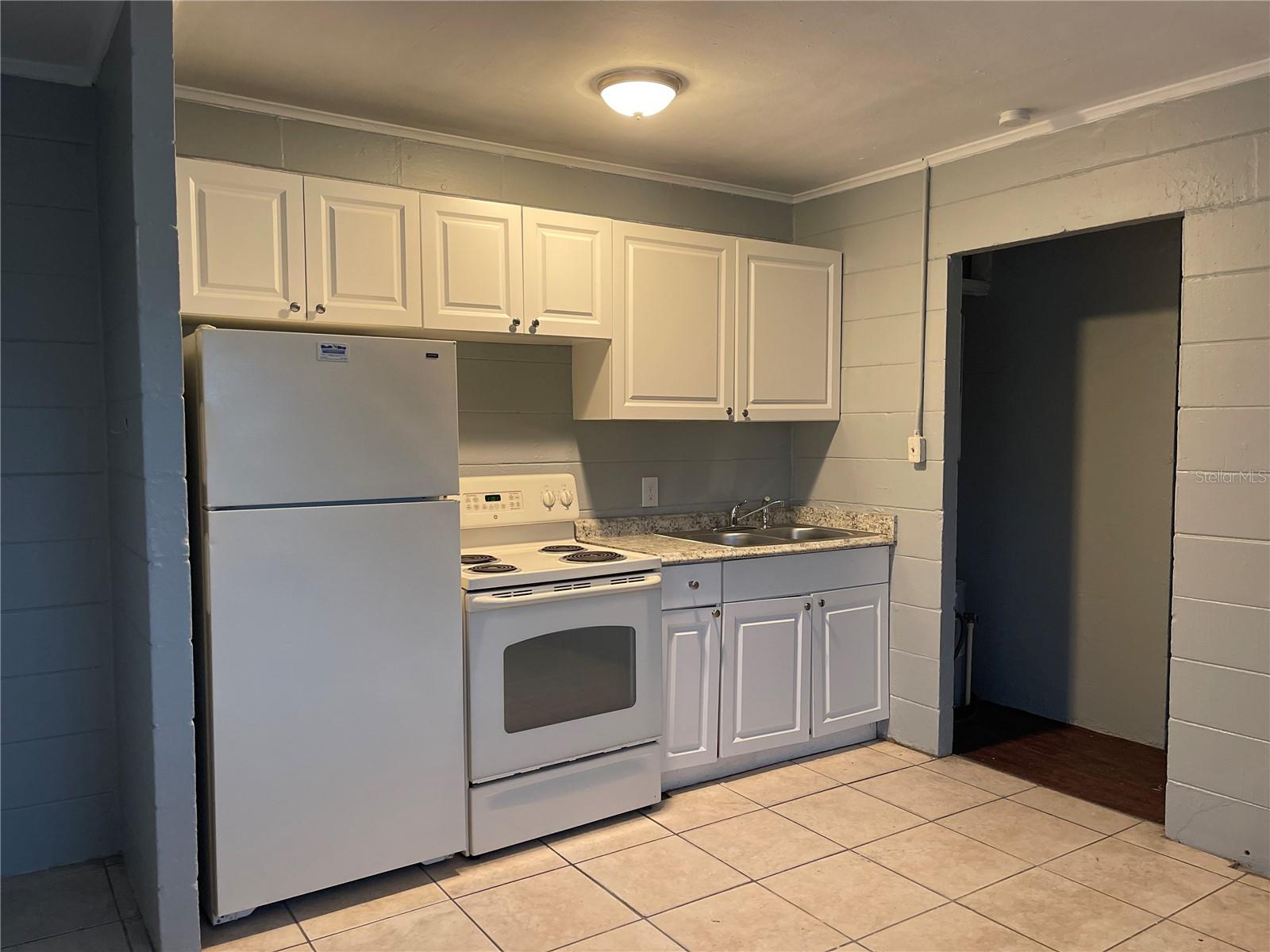 Image 4 of 7 For 843 Union Street S D