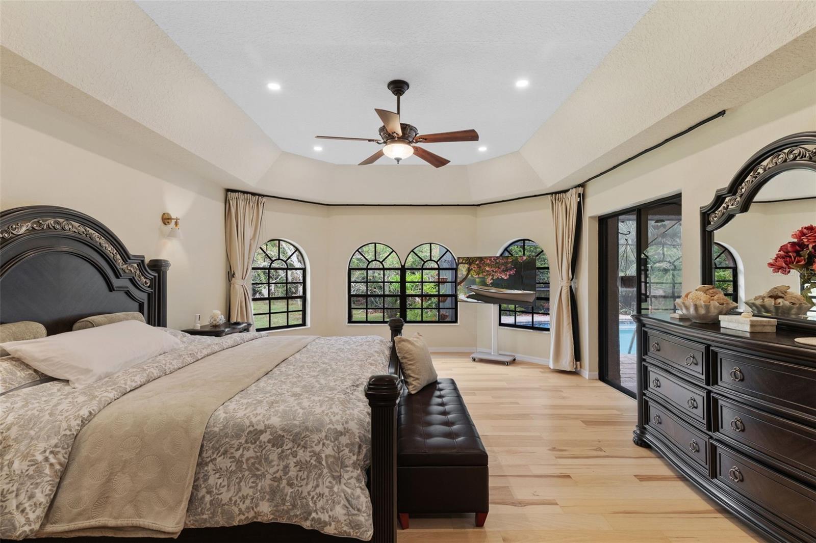 Image 15 of 53 For 6491 Laurel Oak Drive