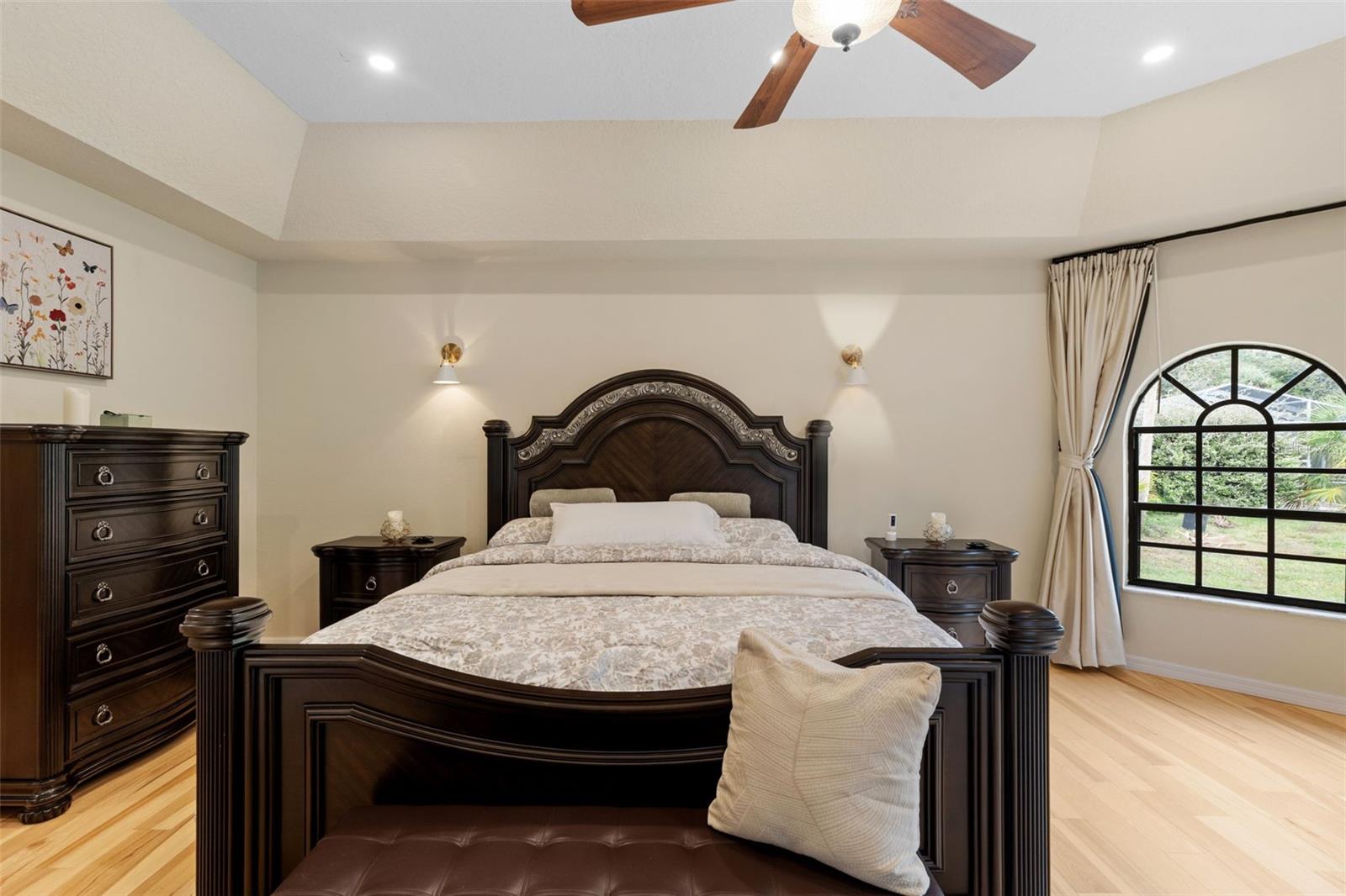 Image 16 of 53 For 6491 Laurel Oak Drive