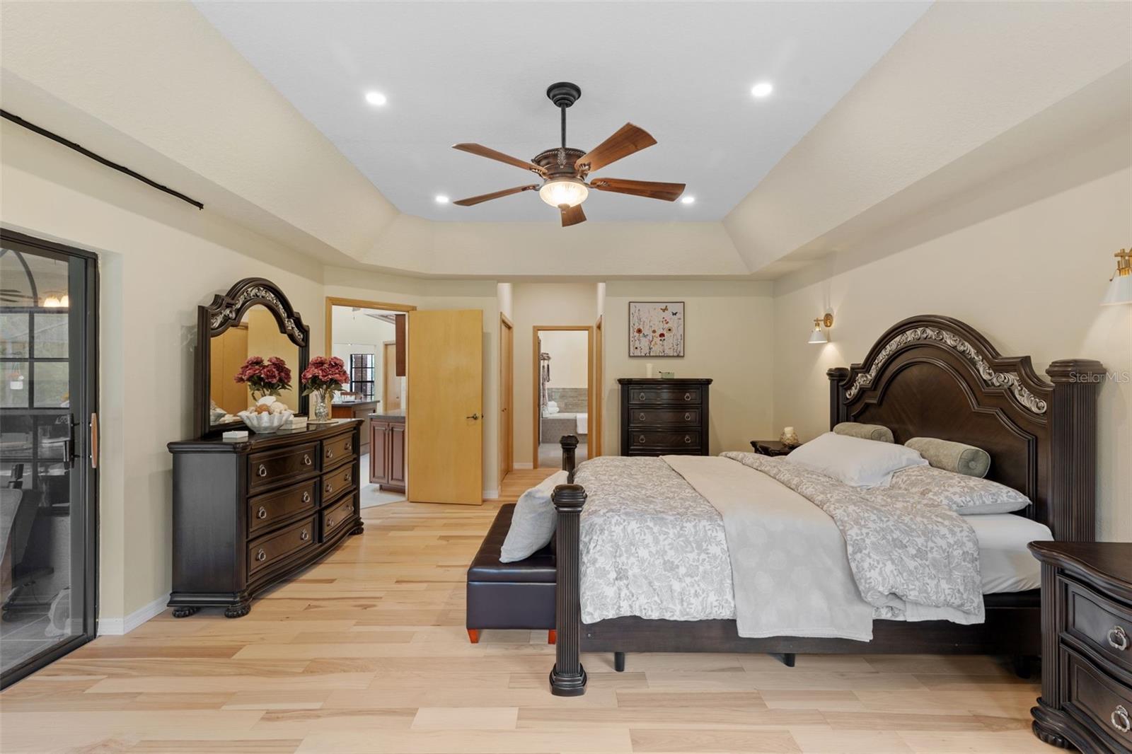 Image 17 of 53 For 6491 Laurel Oak Drive