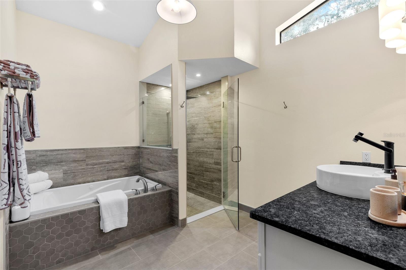 Image 18 of 53 For 6491 Laurel Oak Drive