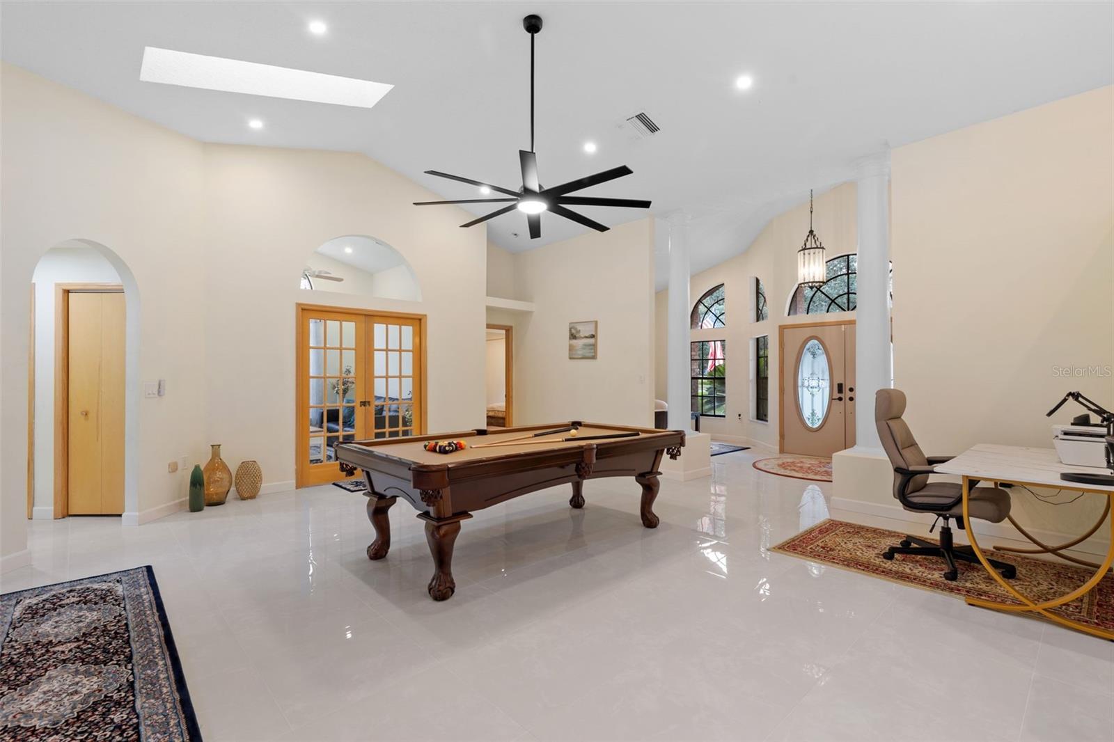 Image 21 of 53 For 6491 Laurel Oak Drive