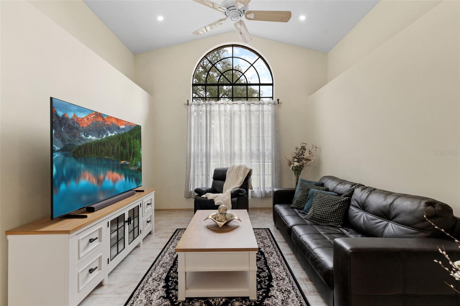 Image 23 of 53 For 6491 Laurel Oak Drive