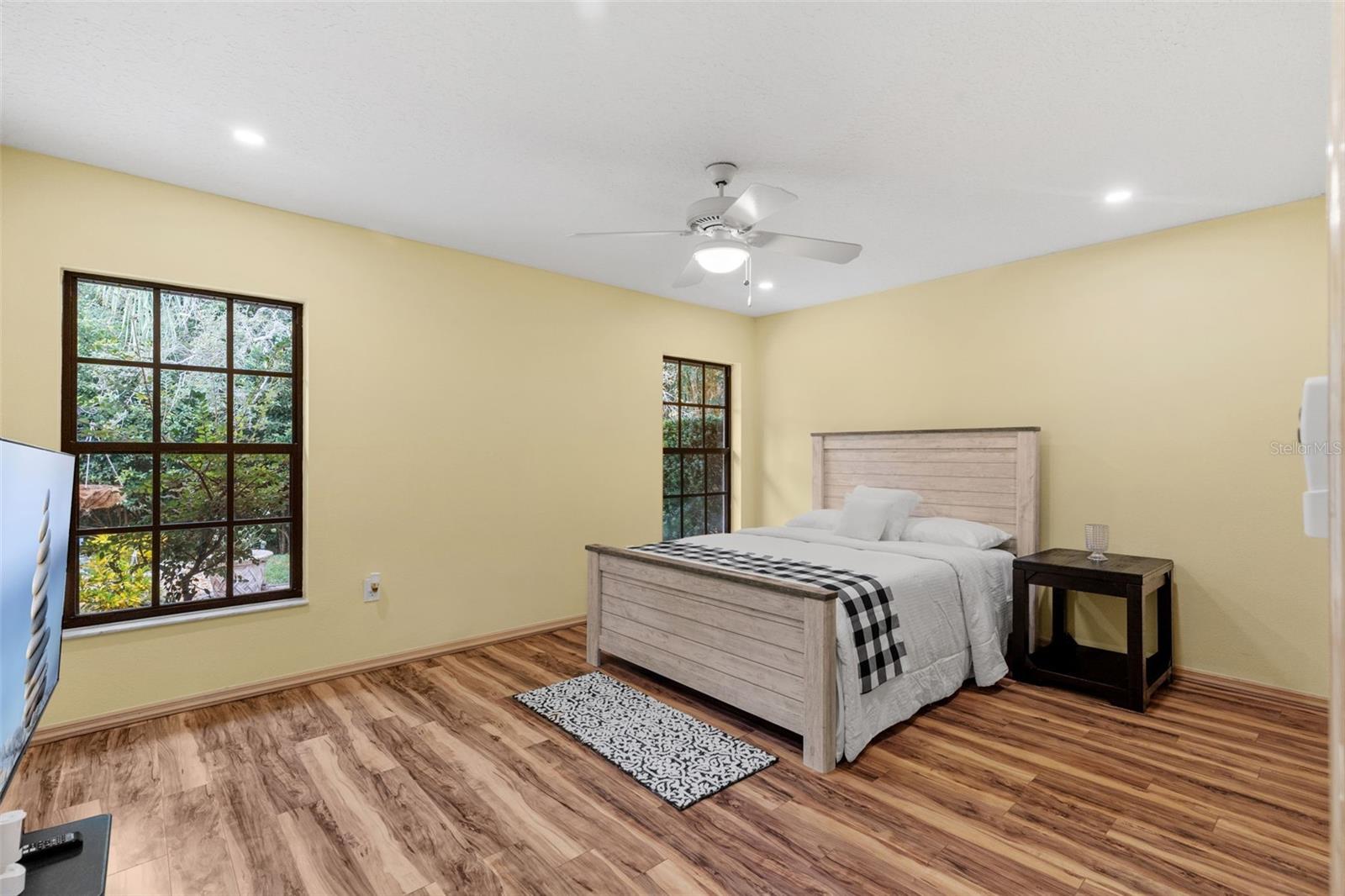 Image 24 of 53 For 6491 Laurel Oak Drive