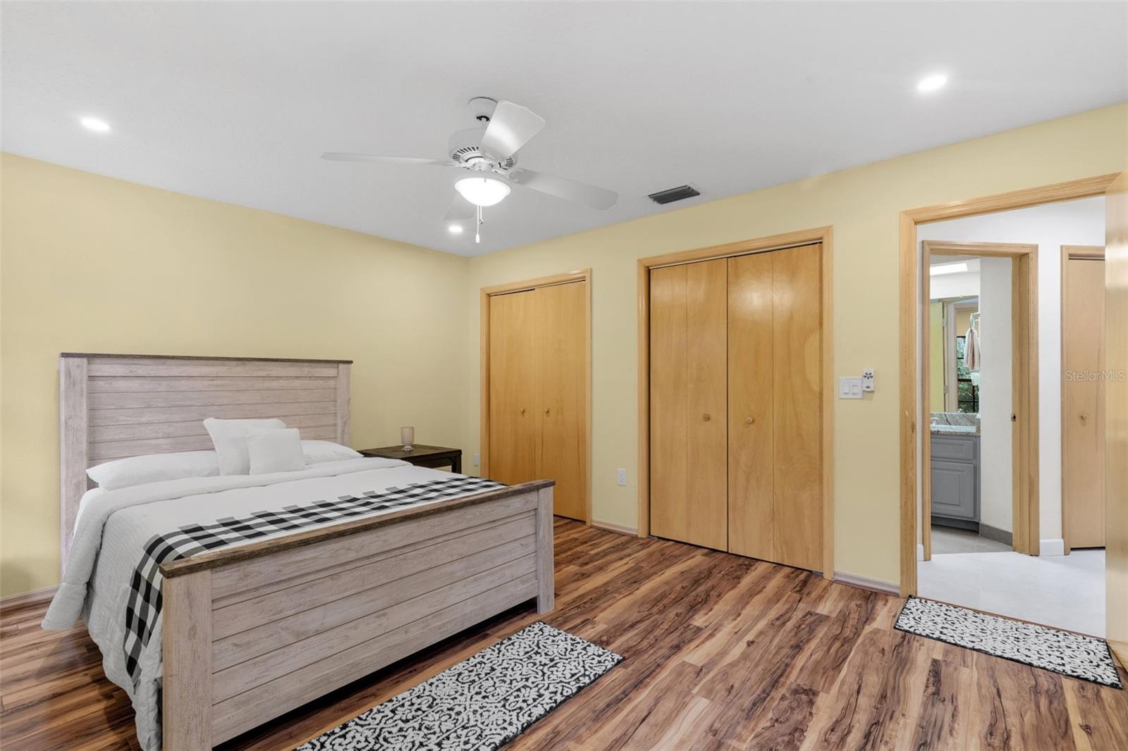 Image 25 of 53 For 6491 Laurel Oak Drive