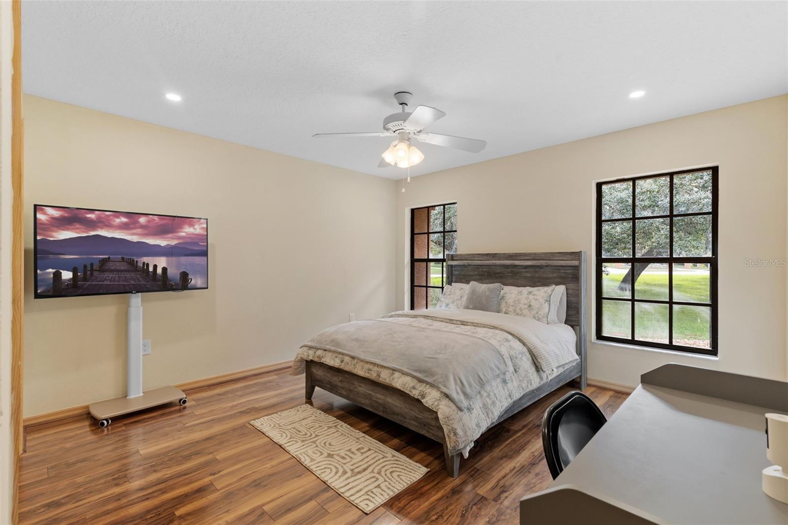 Image 26 of 53 For 6491 Laurel Oak Drive