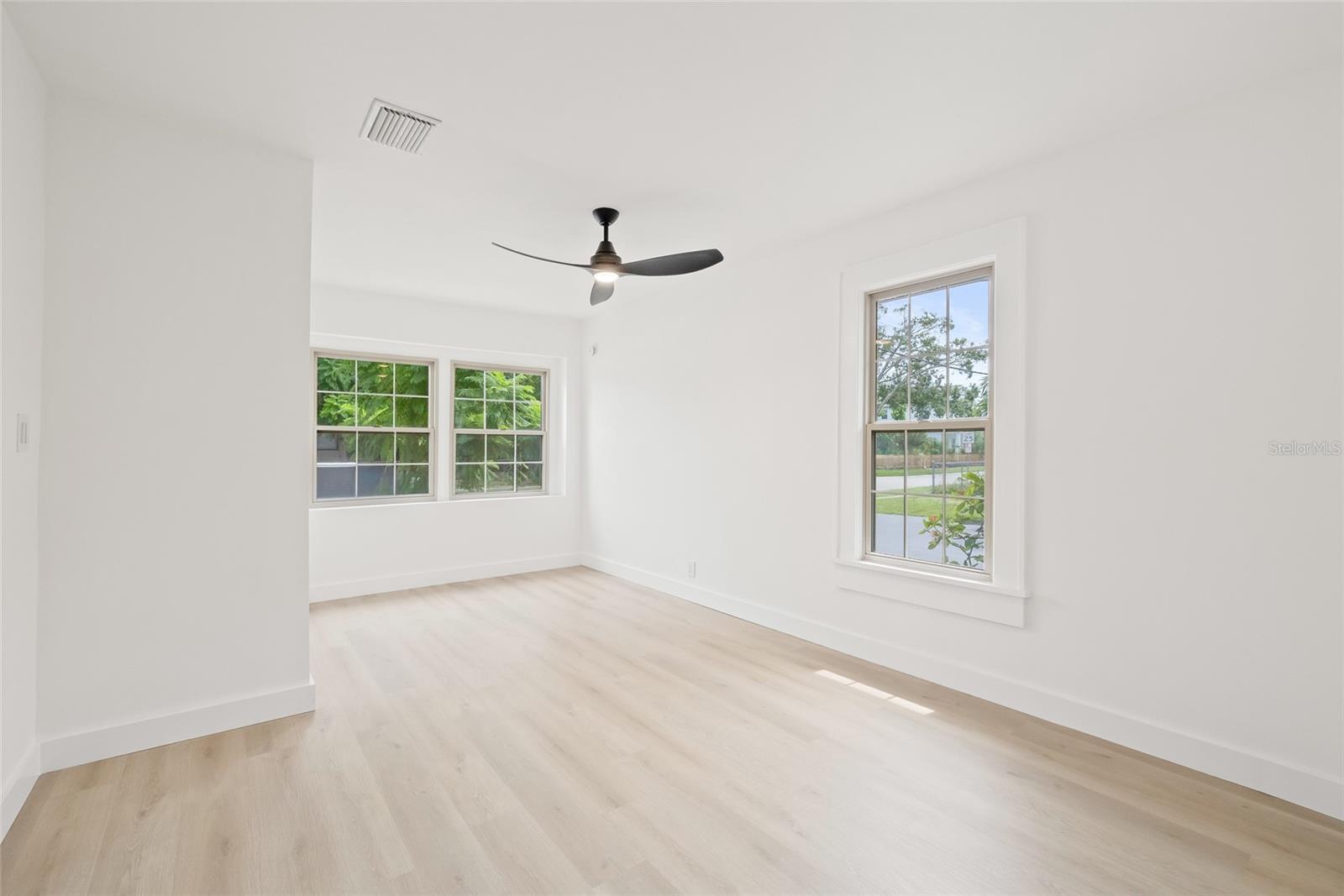 Image 20 of 39 For 4550 21st Street N