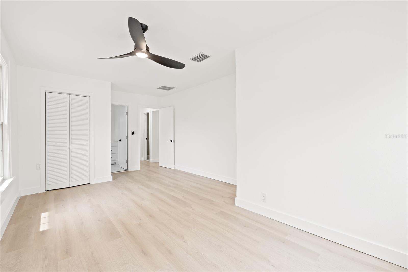 Image 23 of 39 For 4550 21st Street N
