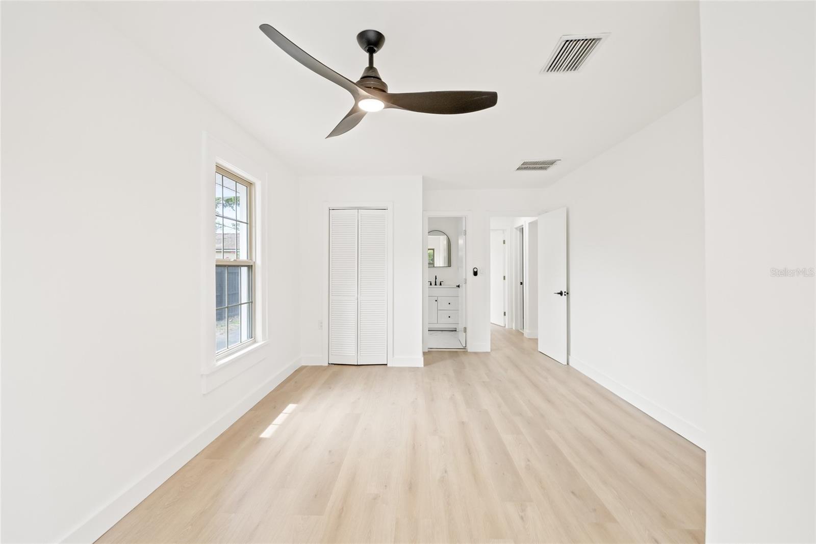 Image 24 of 39 For 4550 21st Street N