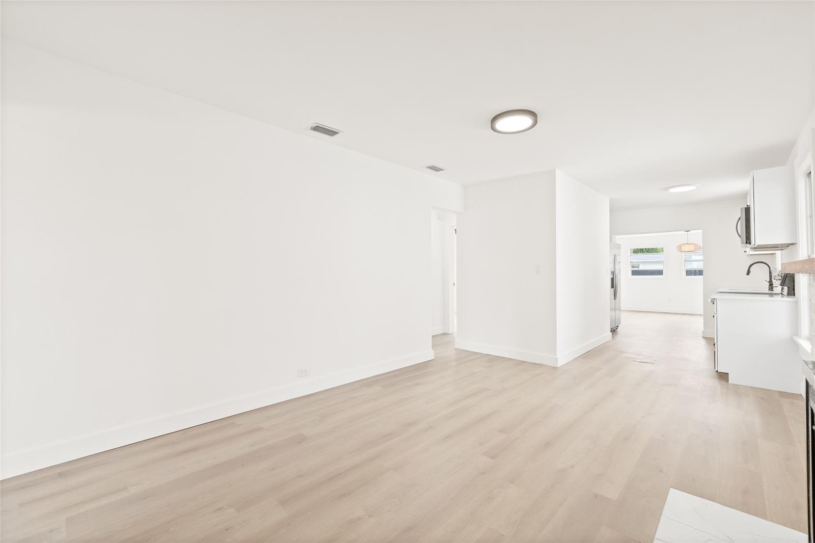 Image 6 of 39 For 4550 21st Street N
