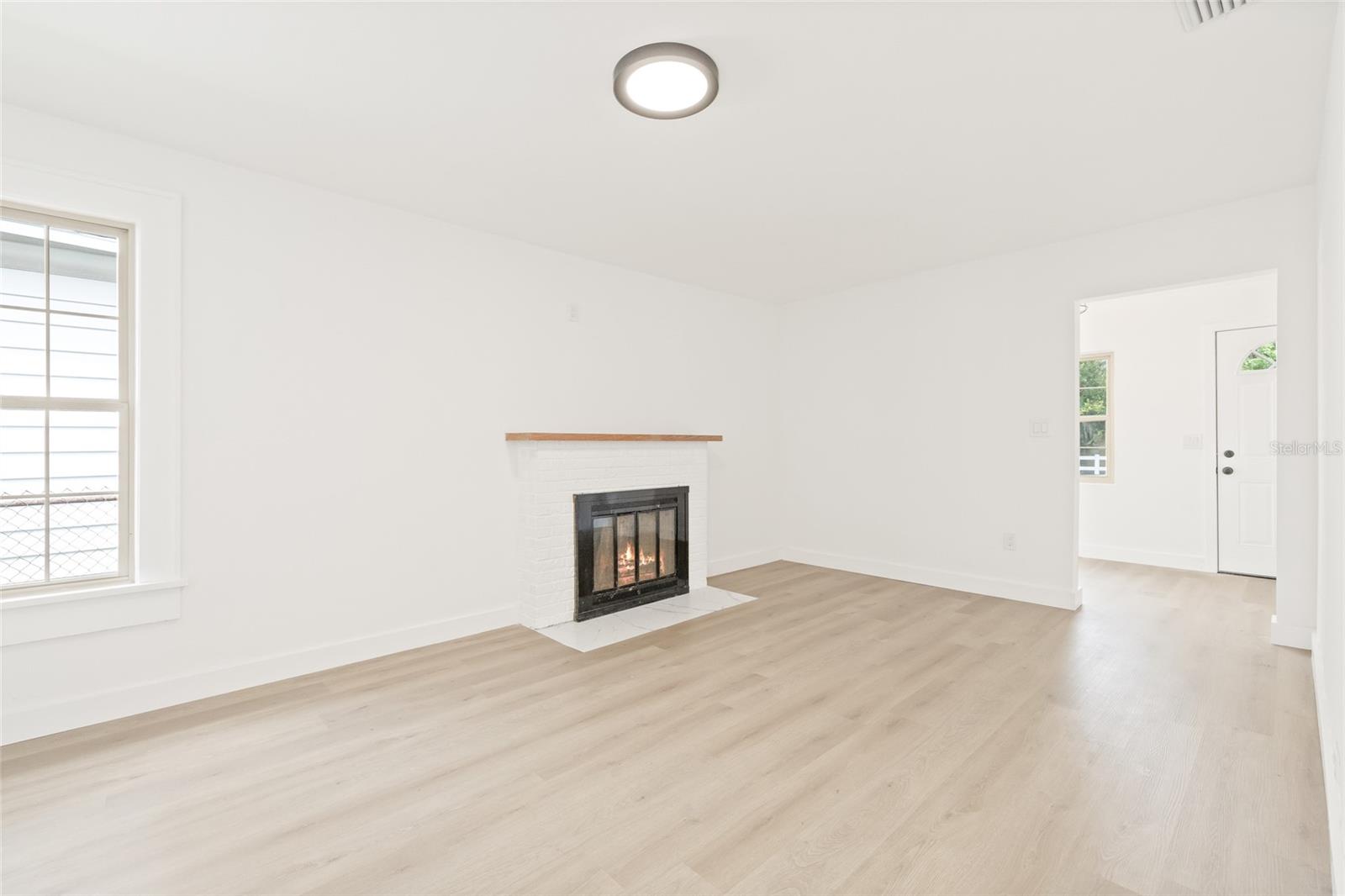 Image 8 of 39 For 4550 21st Street N