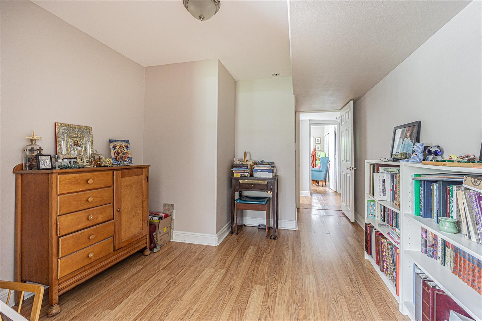 Image 16 of 40 For 912 Riverside Drive