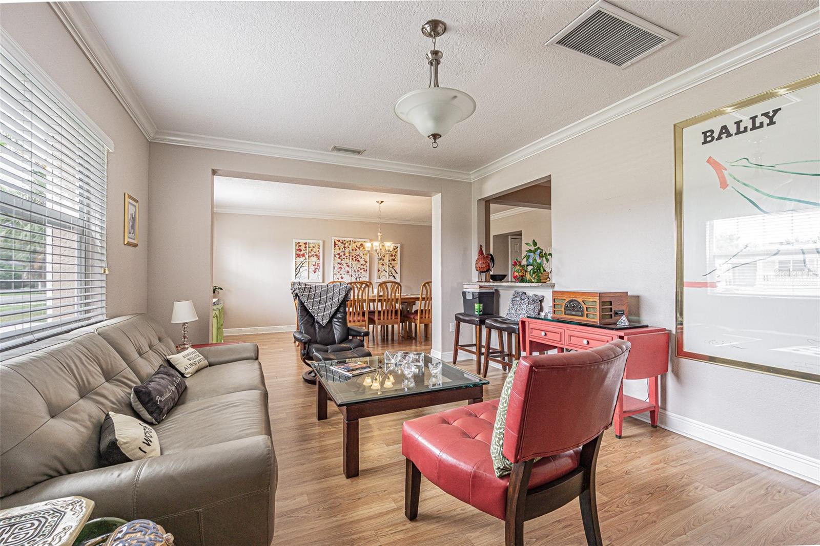 Image 7 of 40 For 912 Riverside Drive