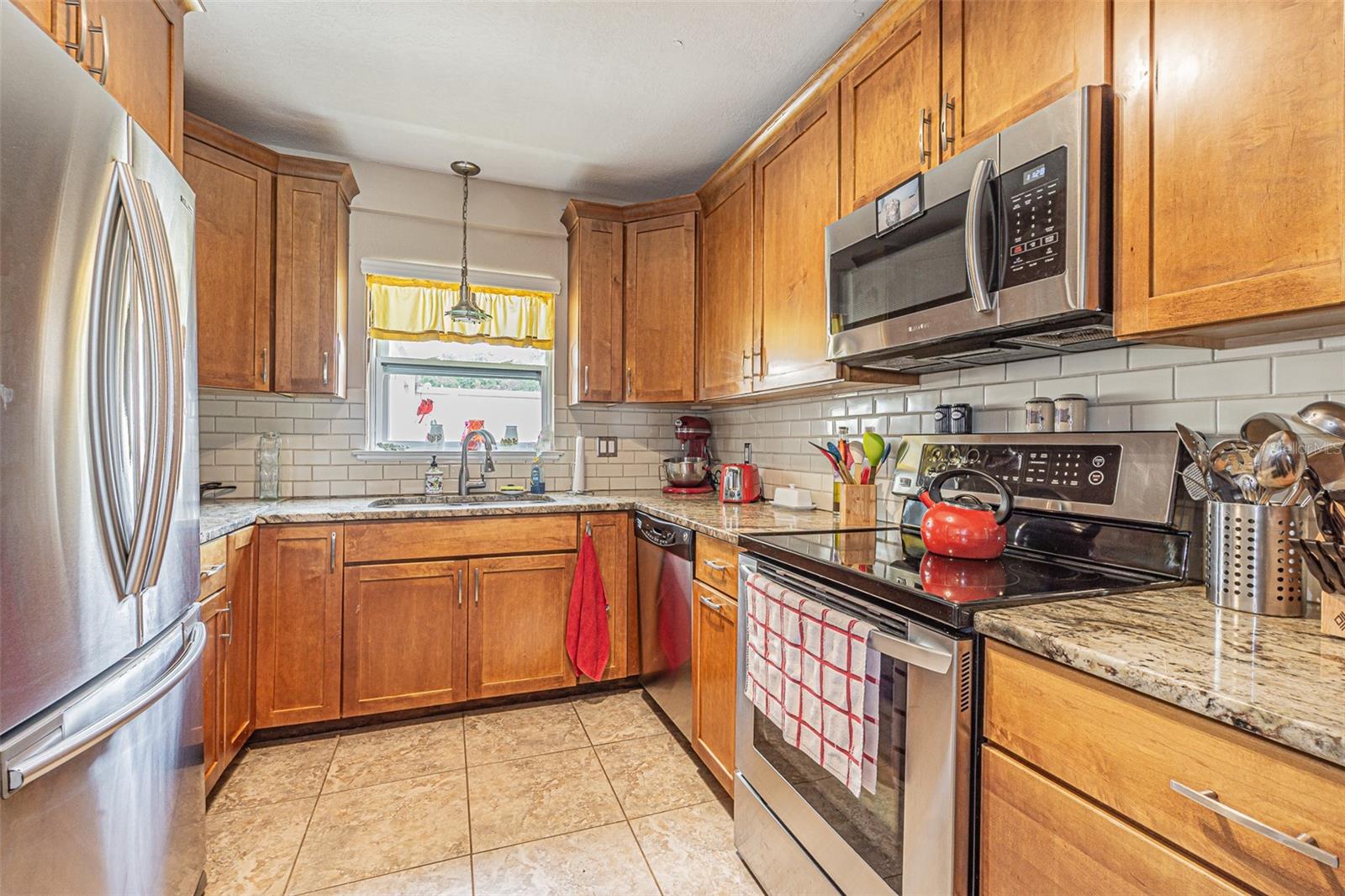 Image 9 of 40 For 912 Riverside Drive