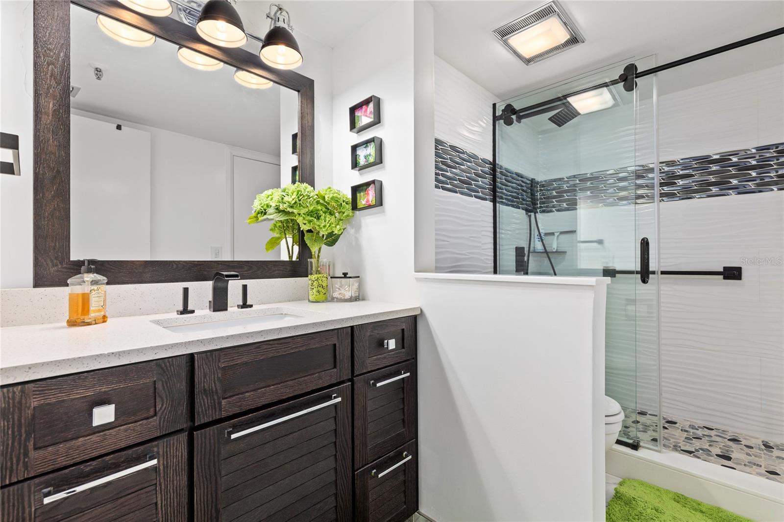 Image 21 of 58 For 5950 Pelican Bay Plaza S 705