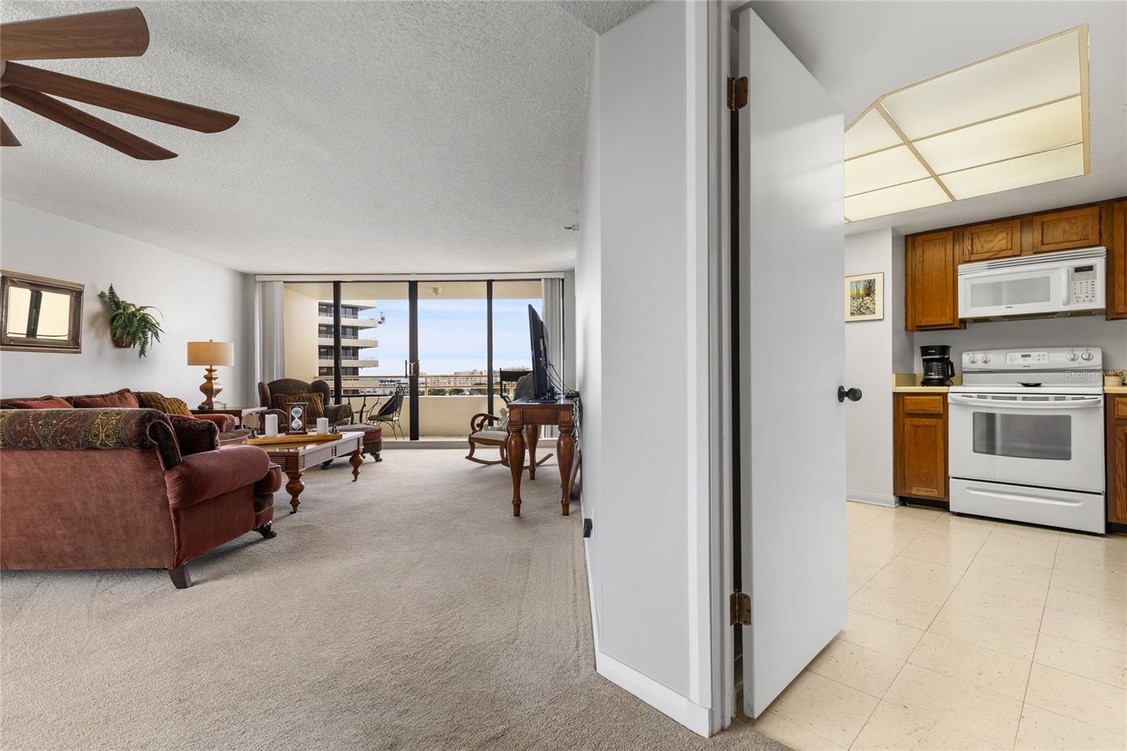 Image 28 of 58 For 5950 Pelican Bay Plaza S 705