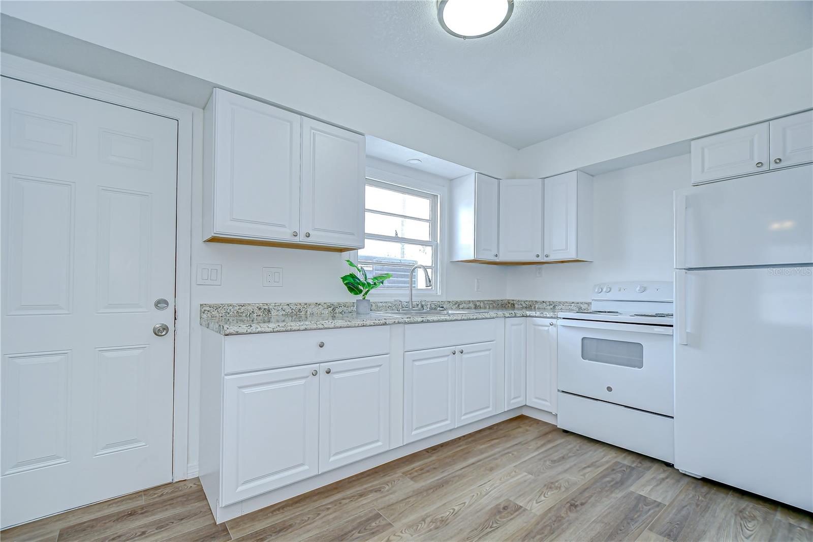 Image 12 of 16 For 150 Madeira Avenue 1