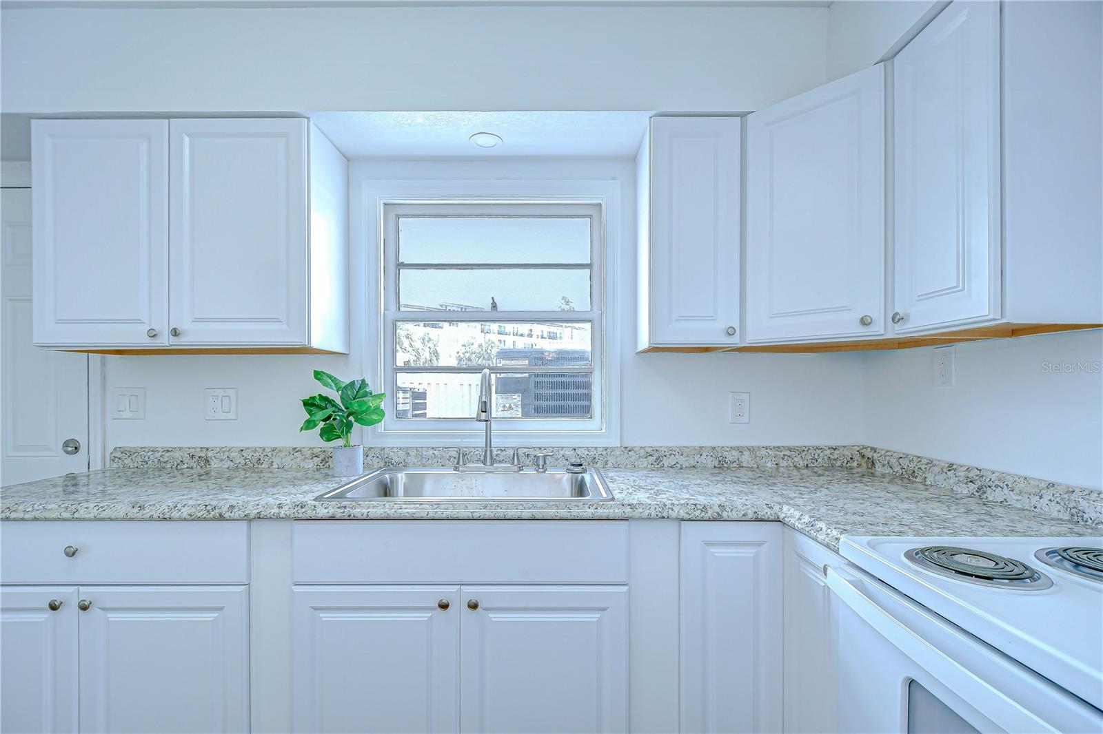 Image 14 of 16 For 150 Madeira Avenue 1