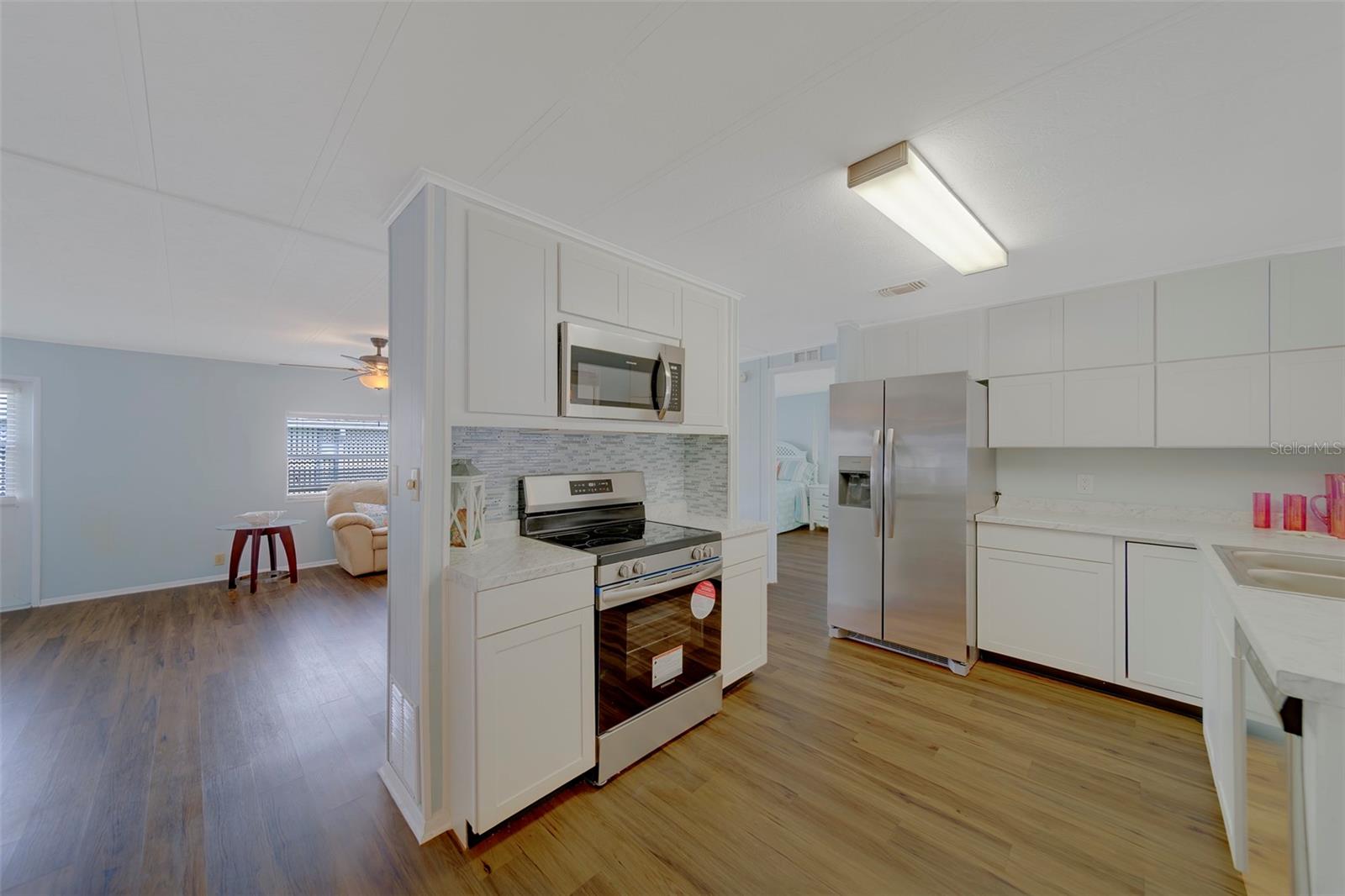 Image 4 of 73 For 12501 Ulmerton Road 77