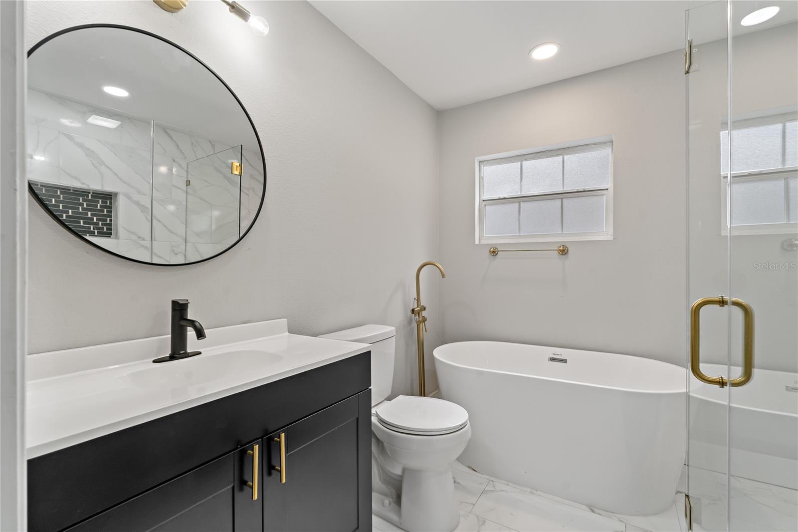 Image 14 of 23 For 3810 Randall Street