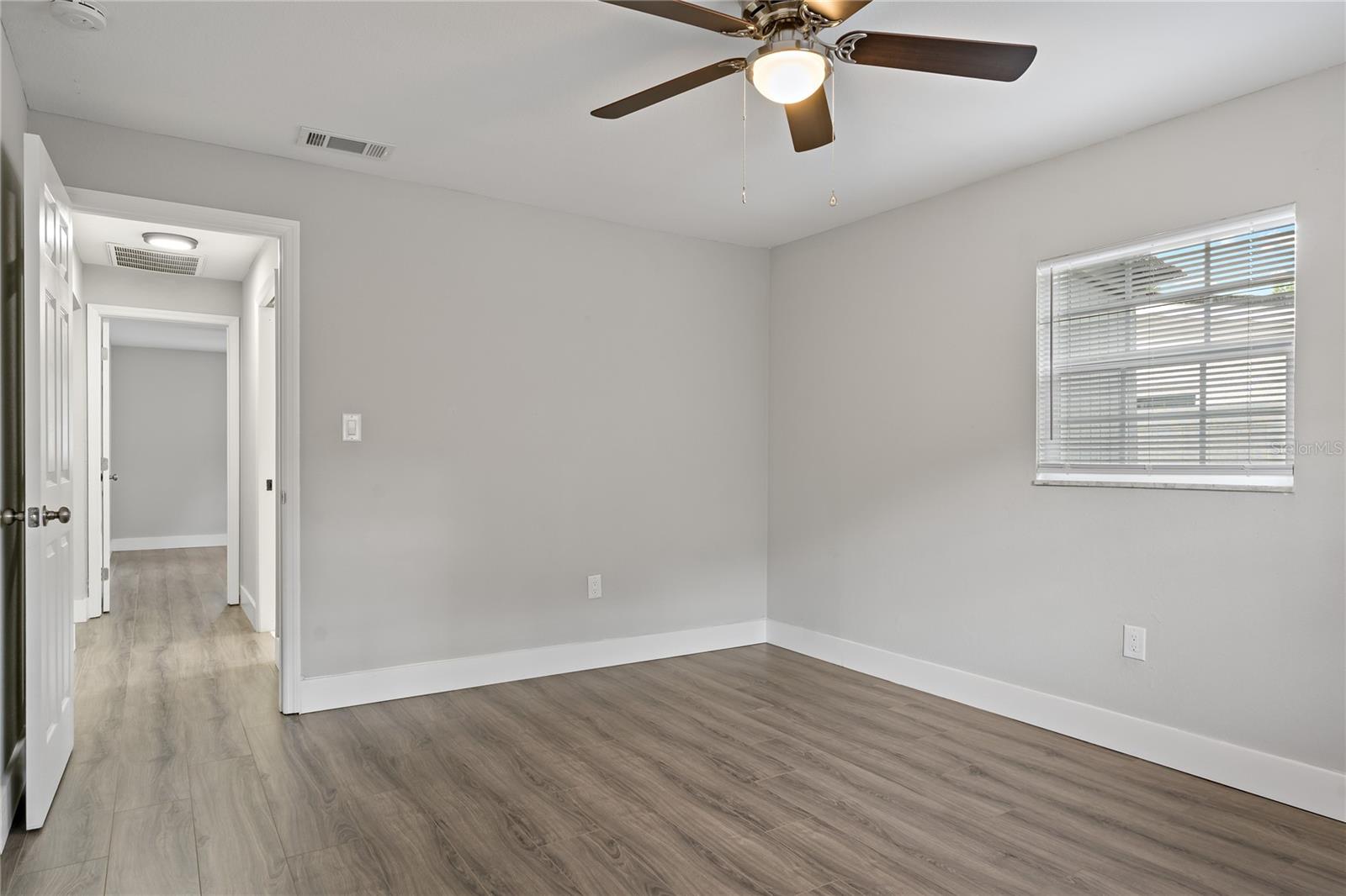 Image 18 of 23 For 3810 Randall Street