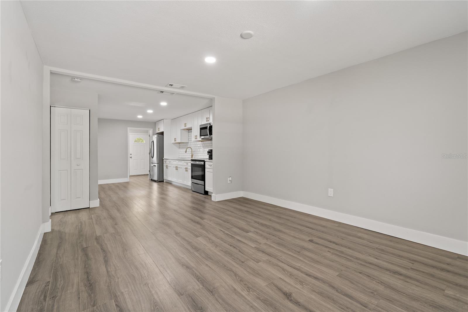 Image 4 of 23 For 3810 Randall Street