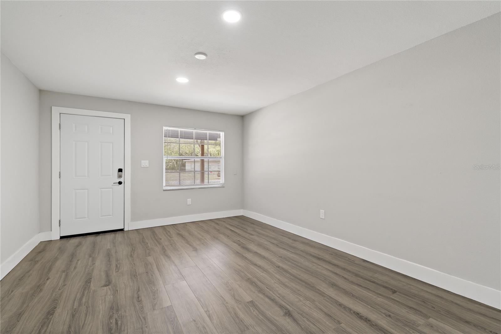 Image 6 of 23 For 3810 Randall Street